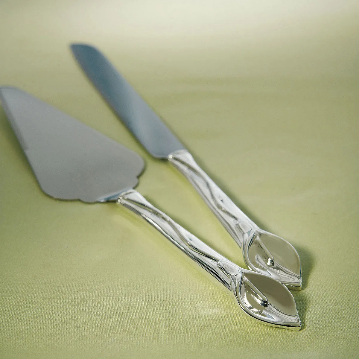 CALLA LILY CAKE SERVING SET