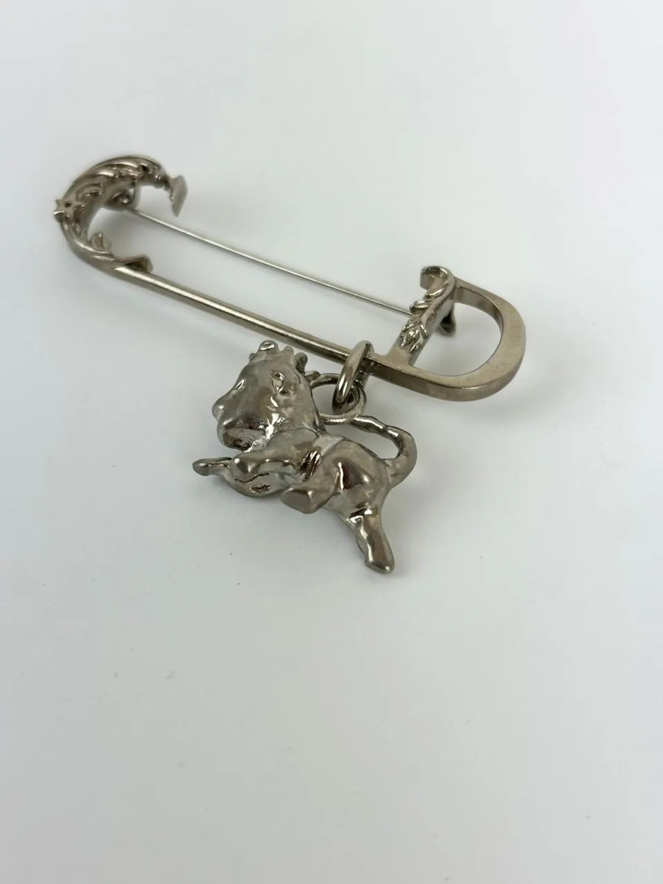 Homme Peter Doig Lion Brooch Silver