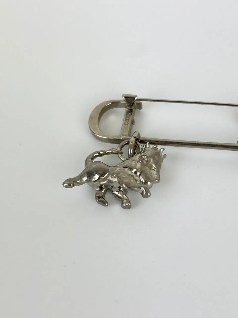 Homme Peter Doig Lion Brooch Silver