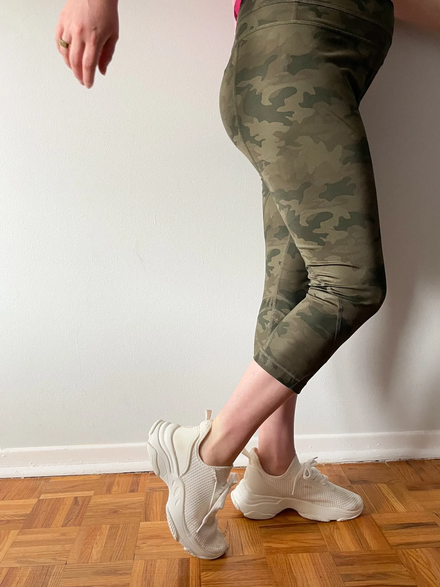 Lululemon Green Camo Cropped Legging - Size 10